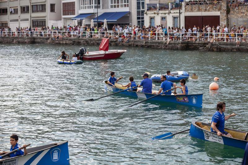 Fotos Luanco se sumerge en las fiestas del Carmen con sus cucañas El